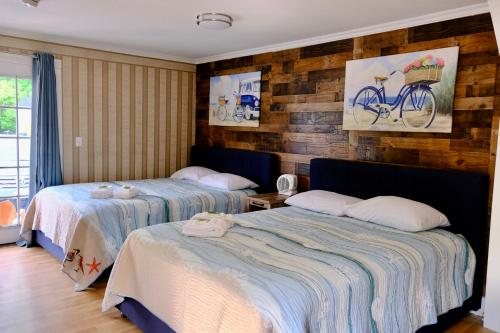 Landings Inn and Cottages — Guest room