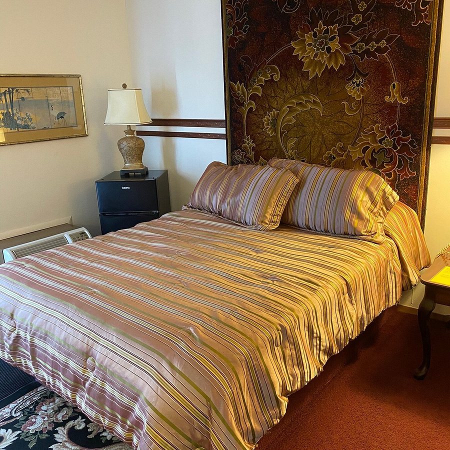 LandMARK Country Inn — Guest room
