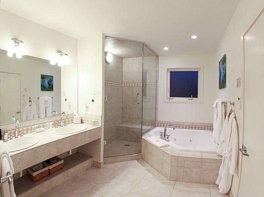 Landmark Orcas Island — Bathroom