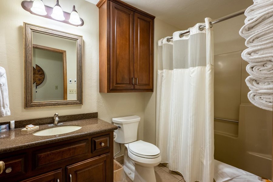 Landmark Resort — Bathroom
