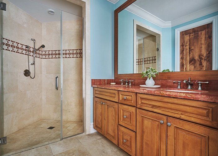 Landry House Bed Breakfast — Bathroom