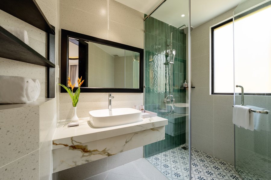 Lantern Boutique Hoi An — Bathroom