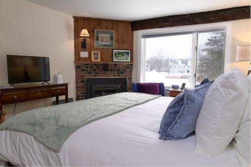 Lantern Inn — Guest room