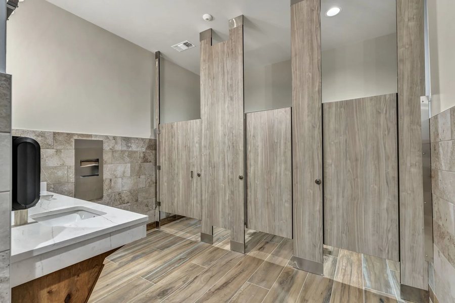 Lantern Oaks Rv Resort — Bathroom