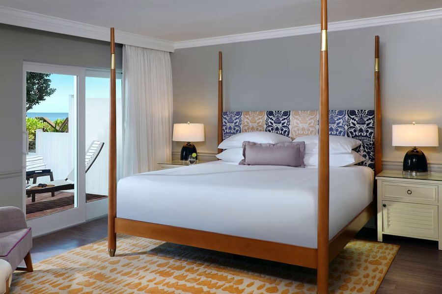 LaPlaya Beach Golf Resort — Guest room