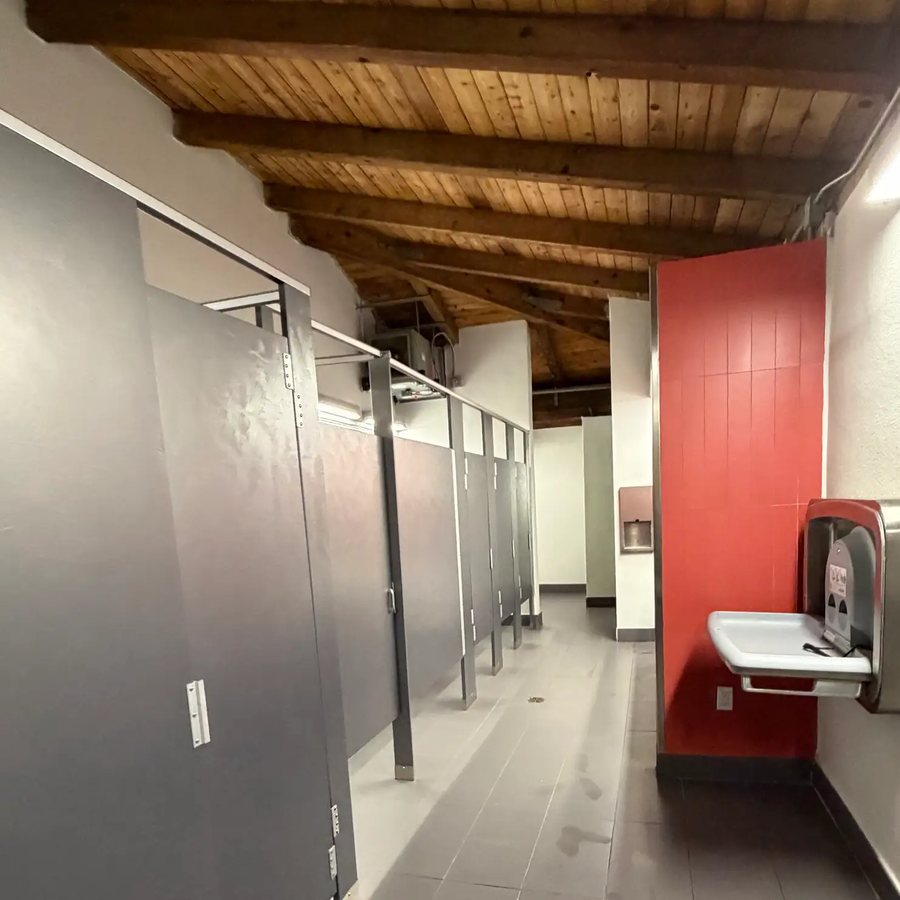 Larry and Penny Thompson Memorial Park and Campground Miami Florida — Bathroom