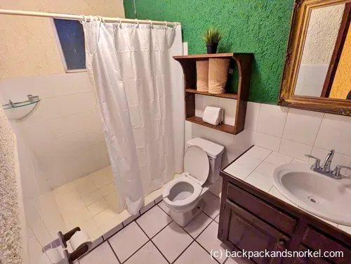 Las Gaviotas Condo Hote La Paz — Bathroom