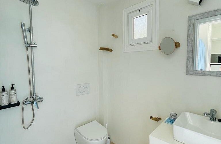 Lassion Golden Bay — Bathroom