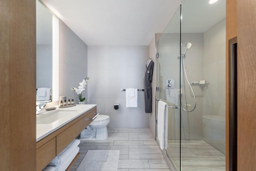 LATourGo Los Angeles California — Bathroom