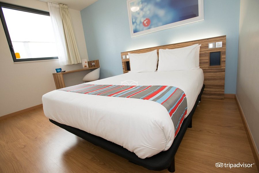 Latroupe Poblenou Beach Barcelona Catalonia — Guest room