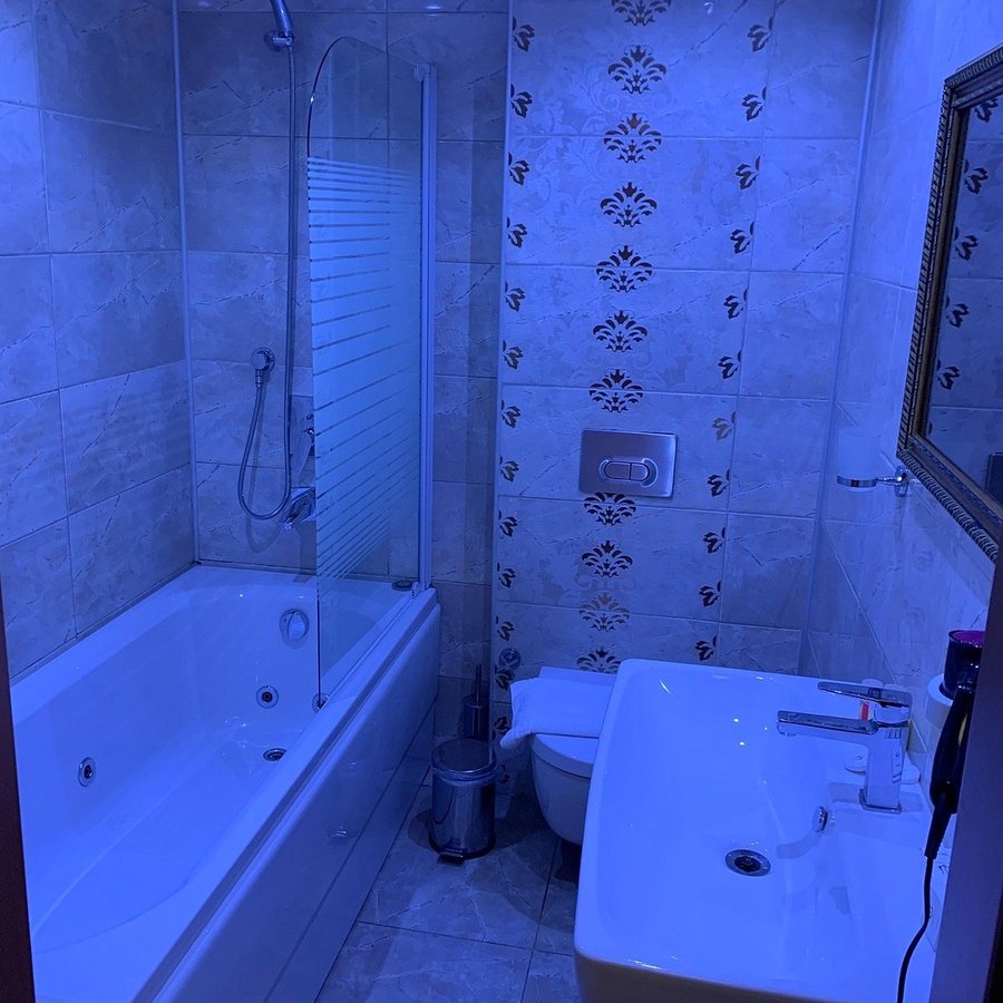 Lausos Palace Hotel Istanbul — Bathroom