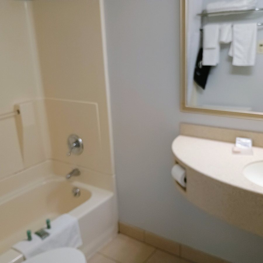 Lava Mountain Lodge — Bathroom
