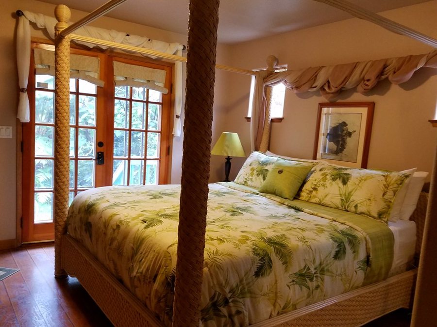 Lava Pond Lodge — Guest room