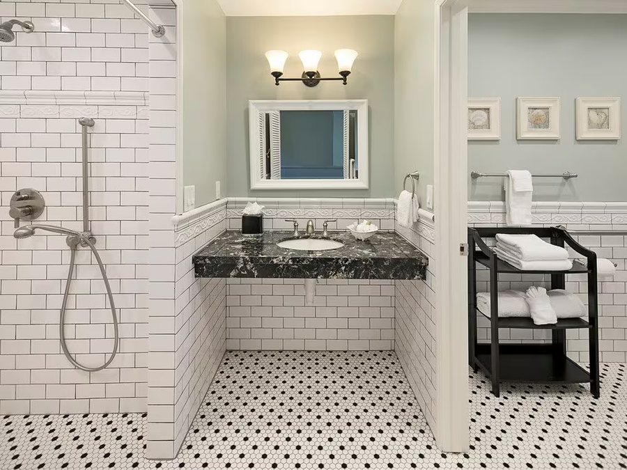 Lavender Inn by the Sea — Bathroom