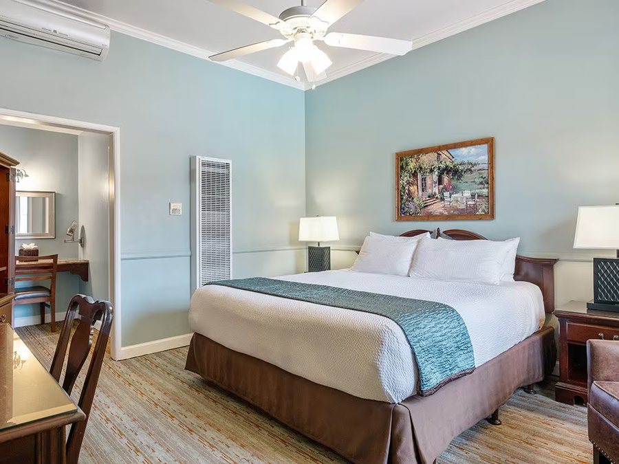 Lavender Inn by the Sea — Guest room