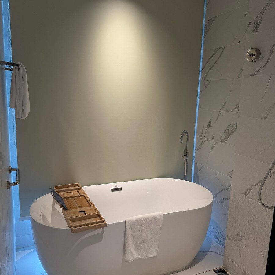Laya Resort Phuket — Bathroom