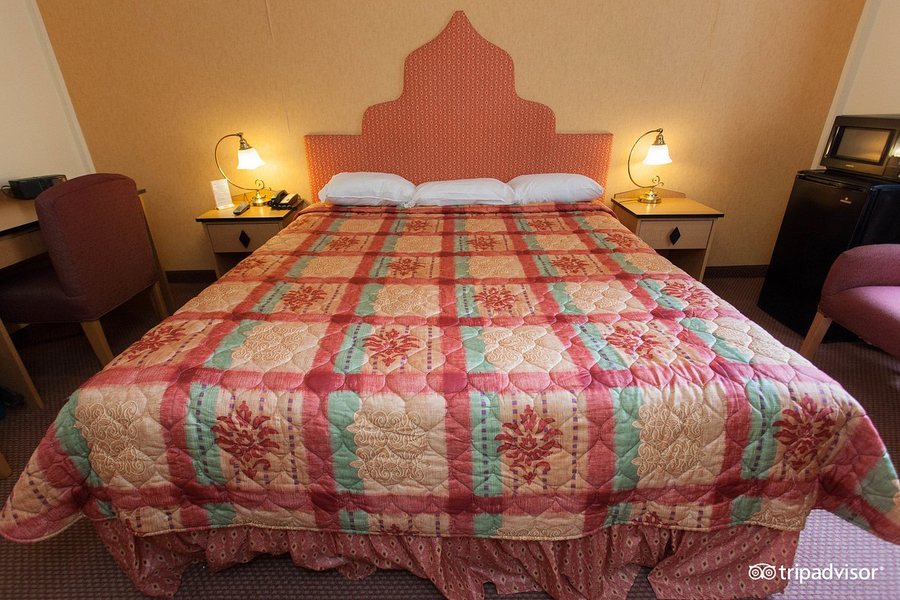 Layne Hotel — Guest room