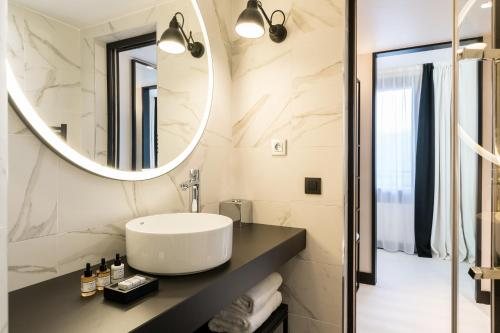 LAZ Hotel Spa Urbain — Bathroom