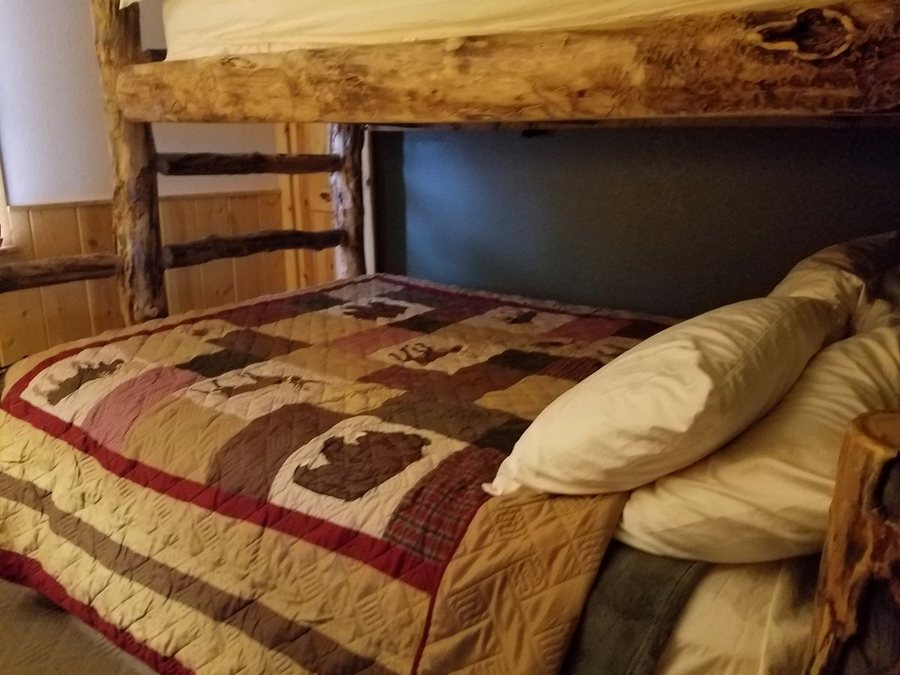 Lazy R Cottages — Guest room