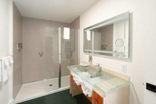 Le Baluchon Eco Villegiature — Bathroom