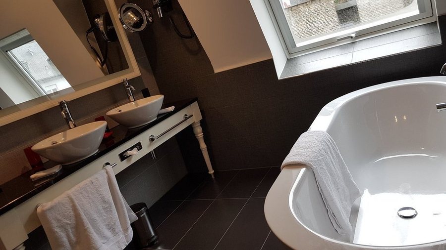 Le Clervaux Boutique Hotel — Bathroom