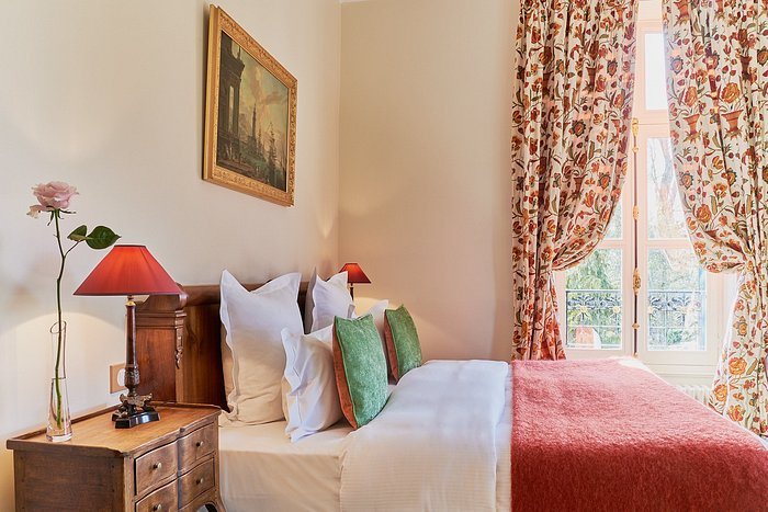 Le Clos — Guest room