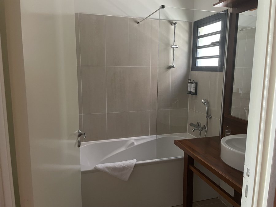 Le Dimitile Hotel Spa — Bathroom
