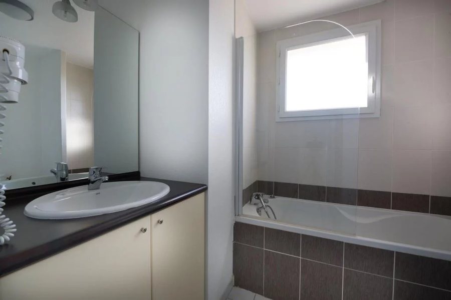 Le Domaine Du Golf — Bathroom