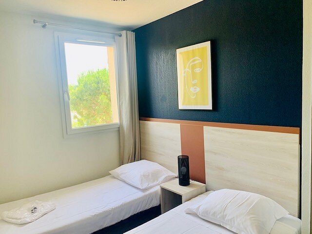Le Domaine Du Golf — Guest room
