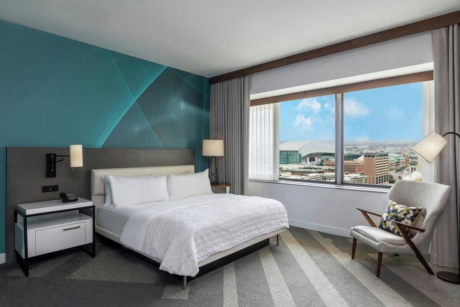 Le Meridien Houston Downtown — Guest room