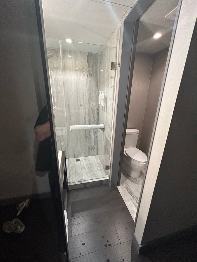 Le Meridien New York Central Park — Bathroom