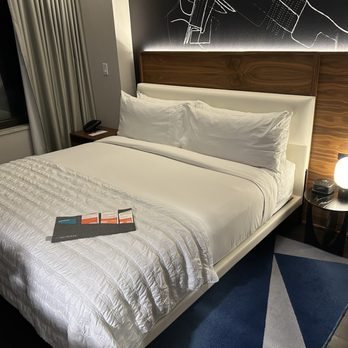 Le Meridien New York Fifth Avenue New York City New York — Guest room