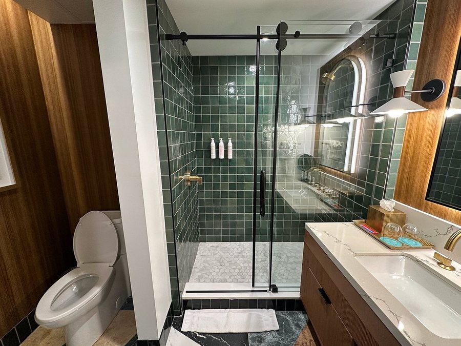 Le Meridien Salt Lake City Downtown — Bathroom