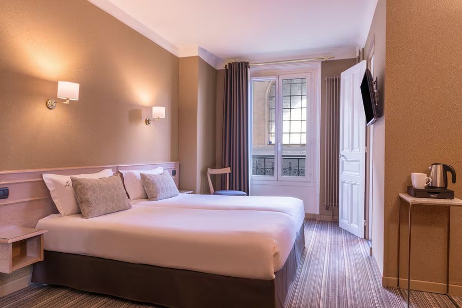 Le Parisis — Guest room