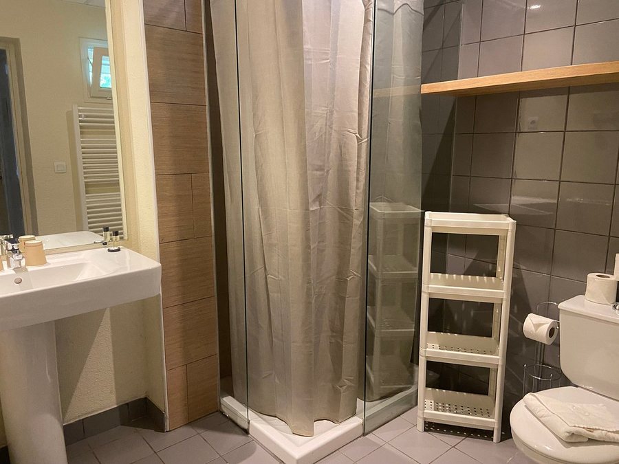 Le Pre du Lac — Bathroom