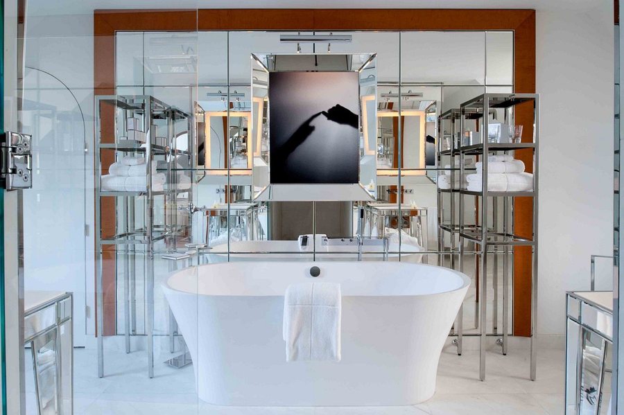 Le Royal Monceau Raffles Paris — Bathroom