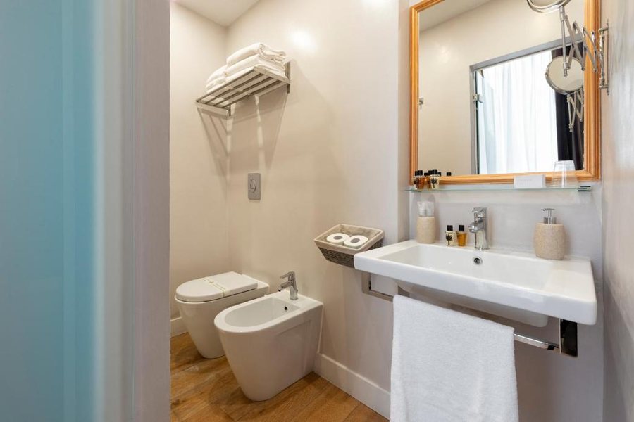 Le Suite del Barone — Bathroom