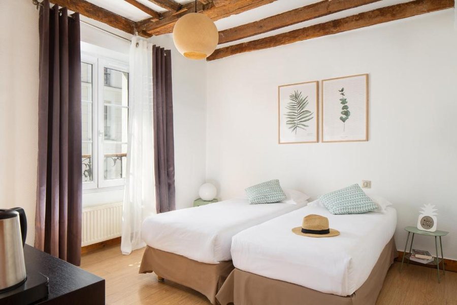 Le Village Hostel — Guest room