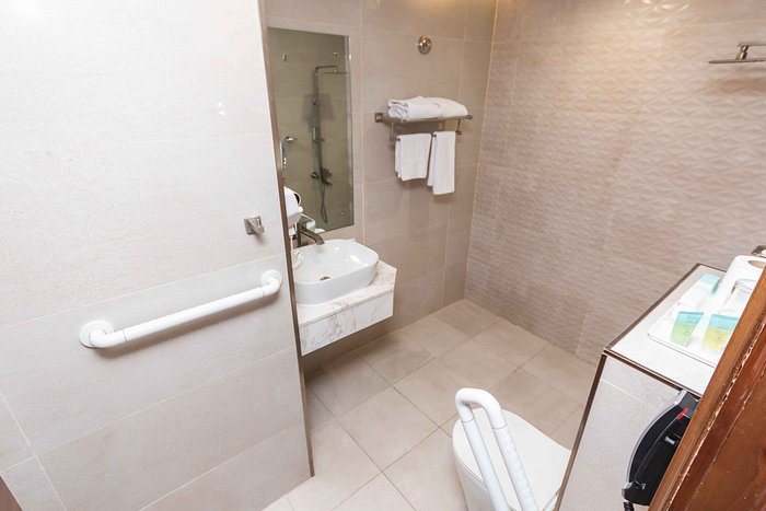 Le Wana Hotel — Bathroom