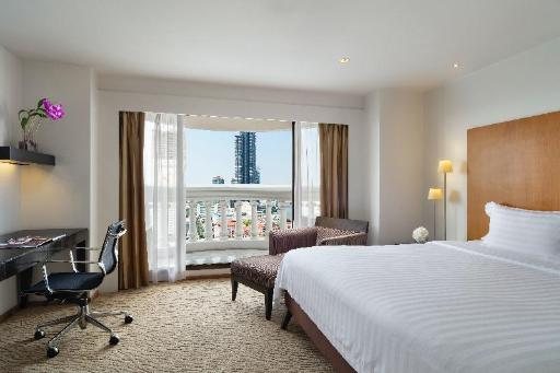 Lebua At State Tower — Guest room