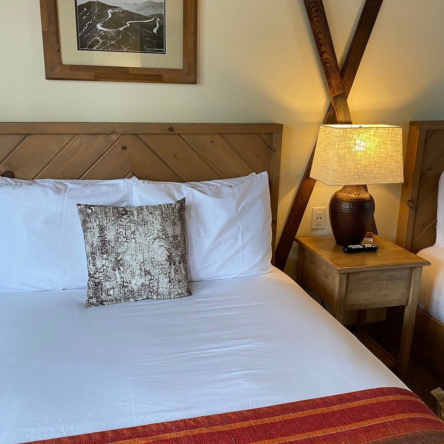 Ledge Rock at Whiteface Mountain — Guest room