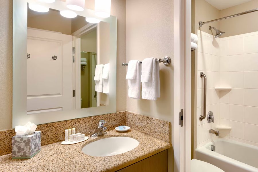 Ledgestone Suites Hotel Elko — Bathroom