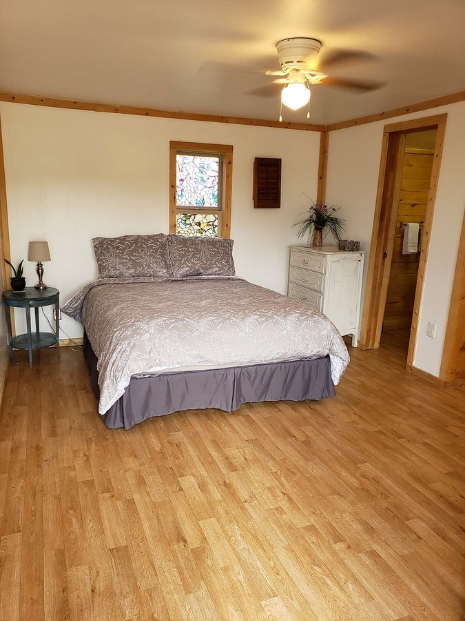 Ledgeview Village RV Park — Guest room