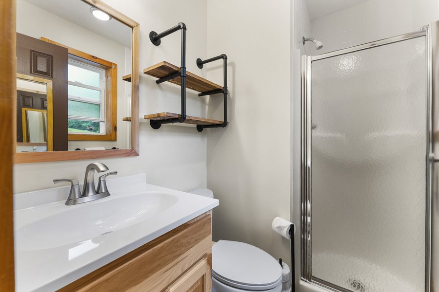 Lee s Motel and Cottages — Bathroom