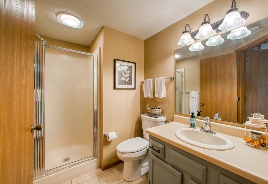 LeFevre Inn Resort — Bathroom