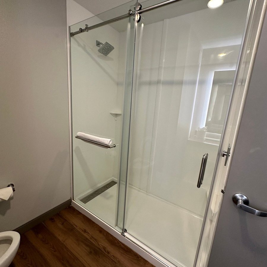 Legacy Hotel at IMG Academy — Bathroom