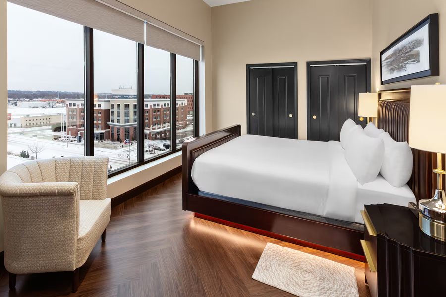 Legacy Hotel Trademark Collection By Wyndham — Guest room