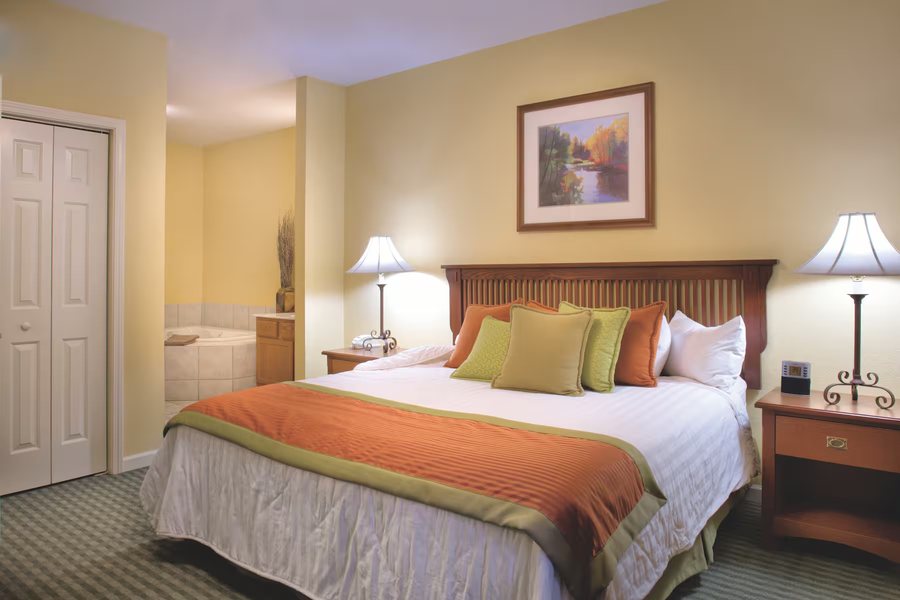 Legacy Mountain Resort — Guest room