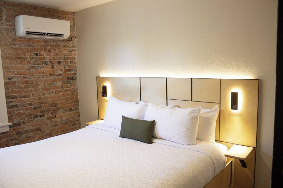 Leland House Suites of Durango — Guest room