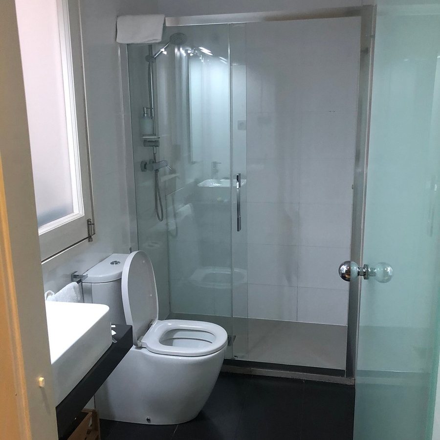 Lemar By Aspasios Barcelona Catalonia — Bathroom